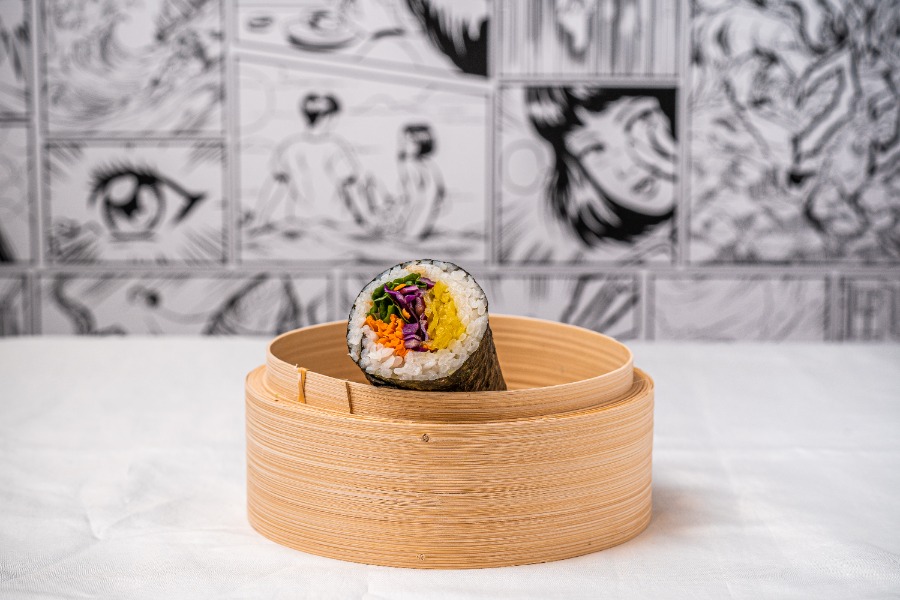 Mixed vegetable (V) white rice sushi roll