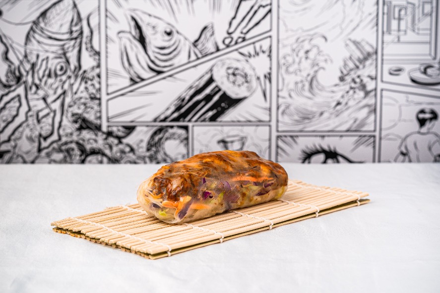 Satay chicken rice paper roll